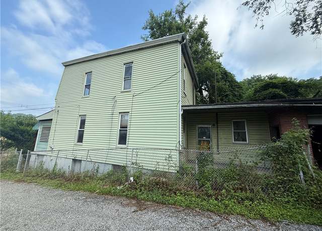 Property at 4533 Chatsworth Ave, Hazelwood, PA 15207, 3 beds, 1 bath