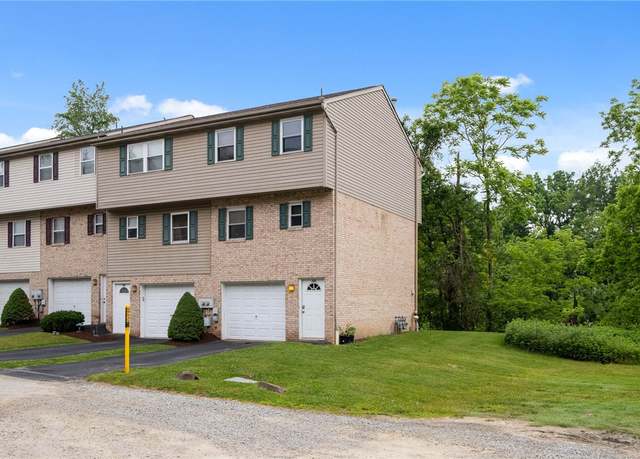 Property at 130 Pine Ct, Plum Boro, PA 15239, 2 beds, 1.5 baths