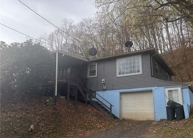 Property at 703 Fairview Ave, Ellwood City - Law, PA 16117, 2 beds, 1 bath