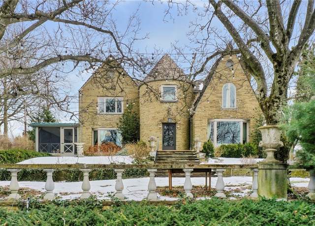 Property at 1000 Heberton St, Highland Park, PA 15206, 4 beds, 4.5 baths