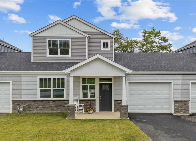 Property at 2213 Lebanon Dr, Elizabeth, PA 15135, 3 beds, 2.5 baths