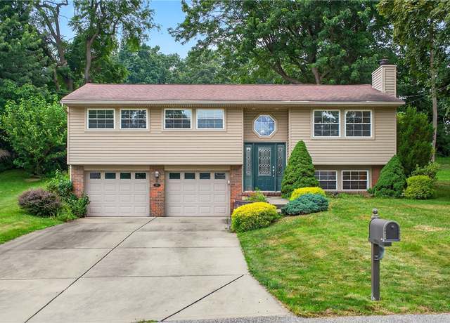 Property at 109 Black Friar Dr, Moon/crescent Twp, PA 15108, 3 beds, 2.5 baths