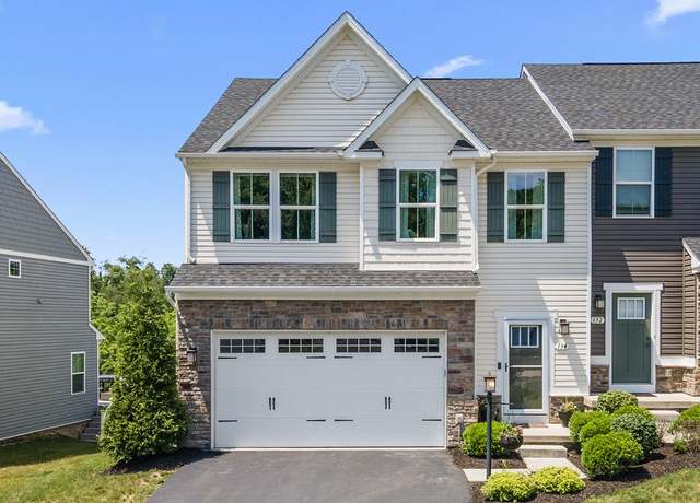 Property at 134 Black Oak Ln, Cecil, PA 15057, 4 beds, 3.5 baths