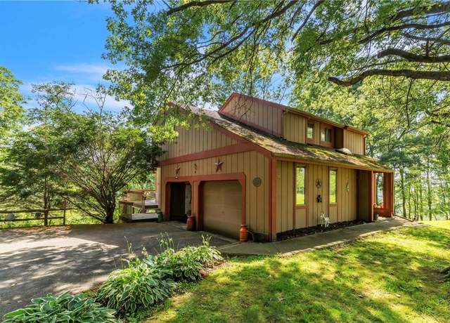 Property at 530 Perry Hwy, Lancaster Twp, PA 16037, 3 beds, 3 baths