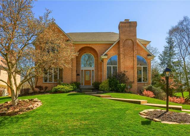 Property at 120 Radcliff Dr, Ross Twp, PA 15237, 4 beds, 2.5 baths