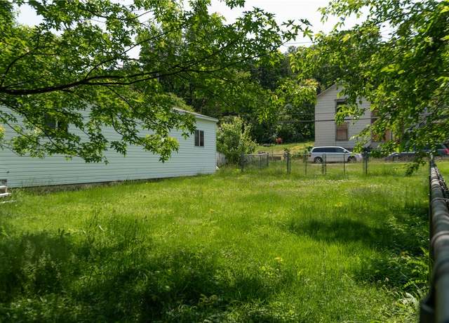 Property at 735 E 1st Ave, Derry Twp, PA 15627