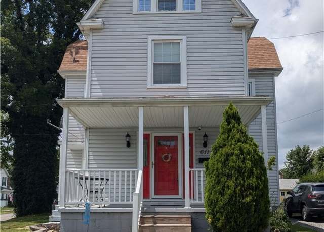 Property at 611 Stewart Ave, Grove City Boro, PA 16127, 2 beds, 1.5 baths