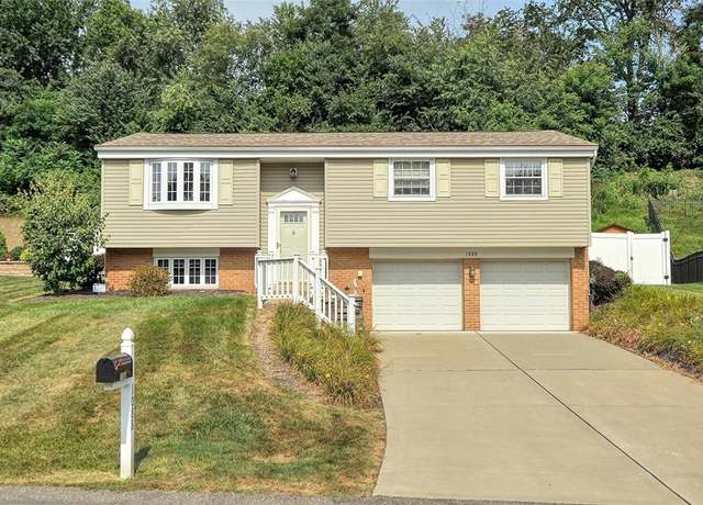 Property at 1088 Fiddleback Dr, Kennedy Twp, PA 15136, 3 beds, 2 baths