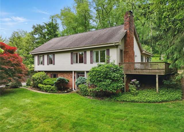 Property at 120 Canterbury Ln, Peters Twp, PA 15317, 3 beds, 3 baths
