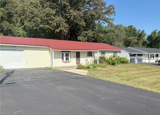 Property at 244 Sherwood Dr, Cranberry Twp, PA 16066, 4 beds, 1.5 baths