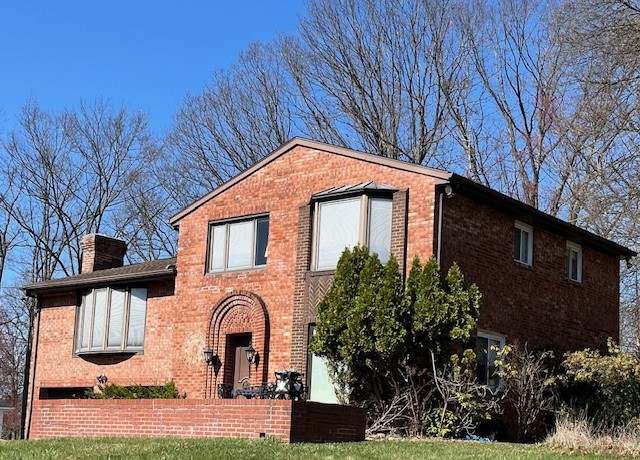 Property at 2429 Tanglewood Dr, Hampton, PA 15101, 4 beds, 2 baths