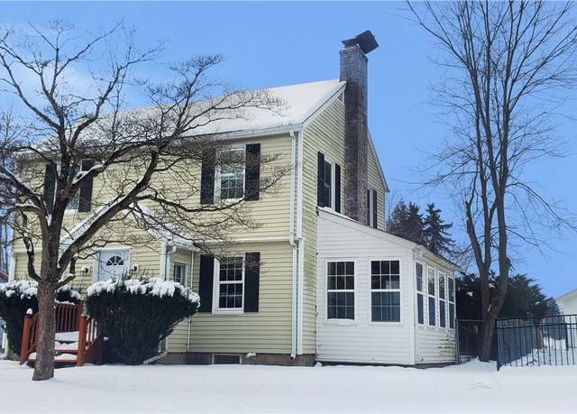 Property at 509 Greenwood Dr, Grove City Boro, PA 16127, 3 beds, 1.5 baths