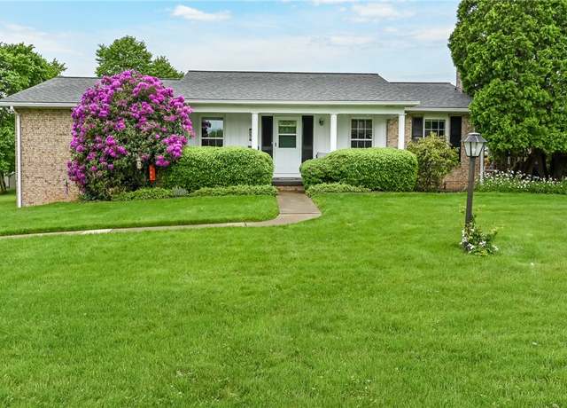 Property at 109 Oak St, Slippery Rock Boro, PA 16057, 3 beds, 2 baths