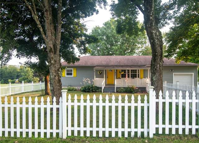 Property at 8332 Lamor Rd, Lackawannock Twp, PA 16137, 3 beds, 1 bath