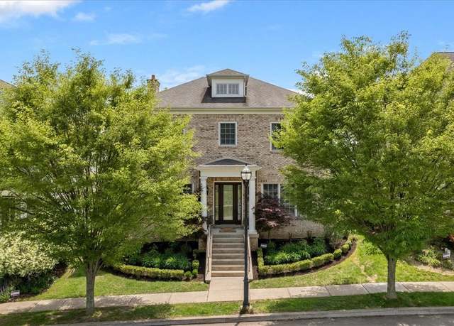 Property at 1690 Shelburne Ln, Squirrel Hill, PA 15217, 5 beds, 4.5 baths