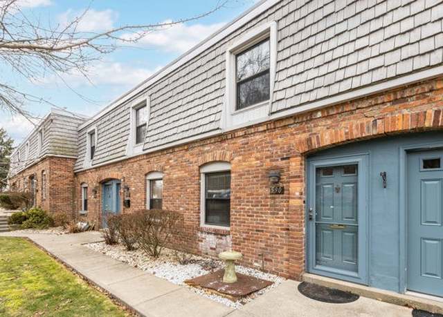 Property at 590 Carriage Cir, Pennsbury, PA 15205, 2 beds, 1 bath