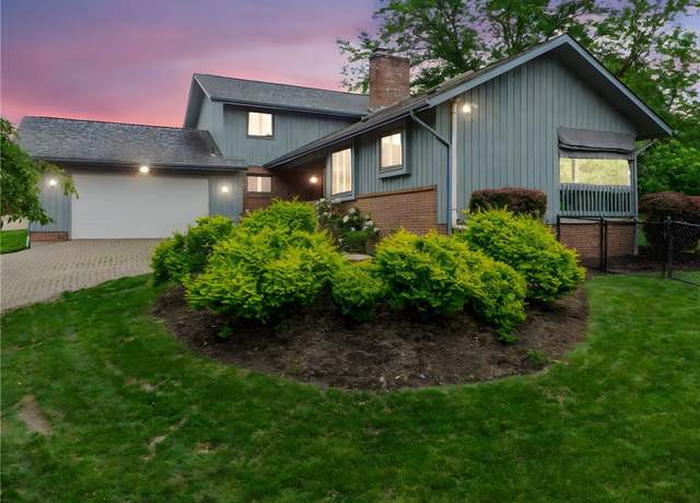 Property at 490 Hillside Ave, Monroeville, PA 15146, 4 beds, 3 baths