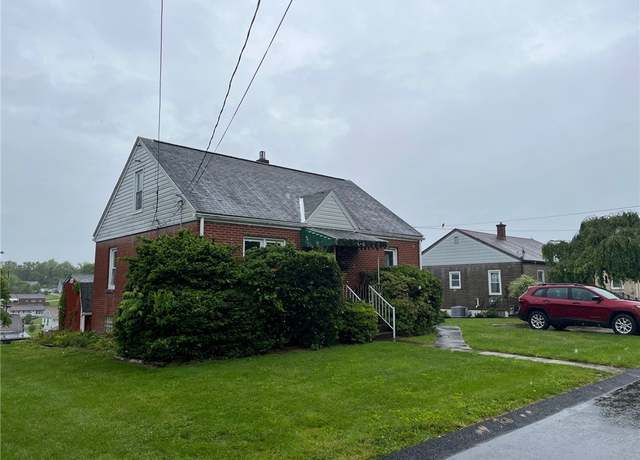 Property at 256 Vermont St, Hempfield Twp - Wml, PA 15601, 4 beds, 1.5 baths