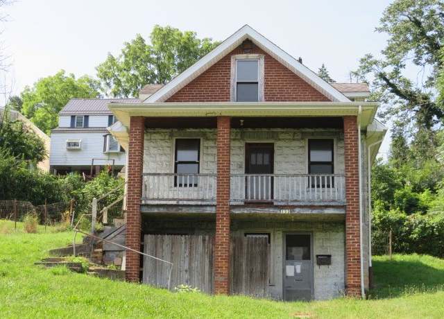 Property at 523 Craighead St, Canonsburg, PA 15317, 2 beds, 2 baths