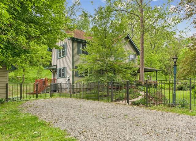Property at 431 Scenic Dr, W Pike Run Twp, PA 15427, 3 beds, 1.5 baths