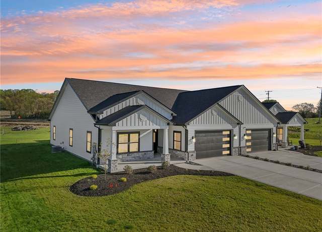 Property at 1171 Valley-club Dr, Irwin, PA 15642, 3 beds, 2 baths