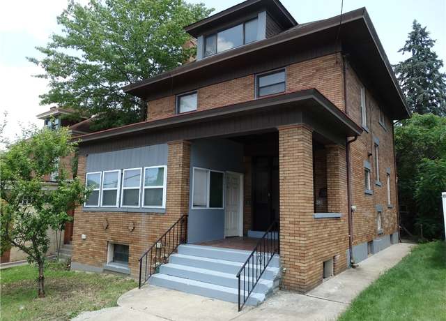 Property at 511 Chestnut St, Carnegie, PA 15106, 4 beds, 2.5 baths