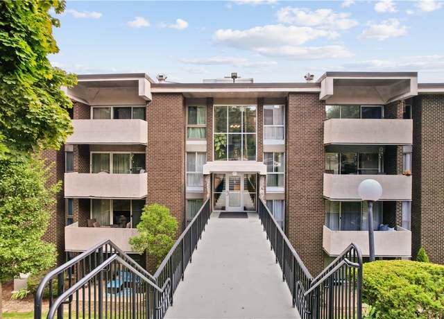Property at 2407 Charlemagne Cir, Ross Twp, PA 15237, 2 beds, 2 baths