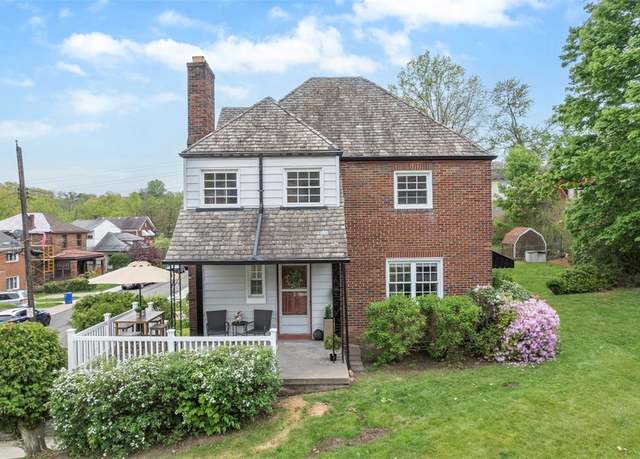 Property at 4044 Cloverlea St, Brentwood, PA 15227, 3 beds, 1.5 baths