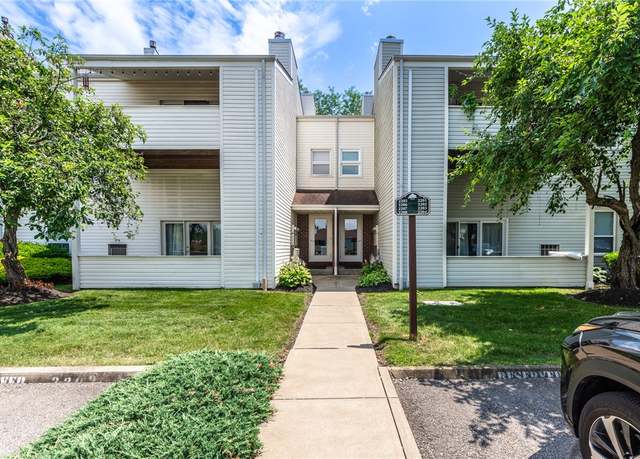 Property at 2207 Kenzie Dr, Robinson Twp - Nwa, PA 15205, 2 beds, 2 baths