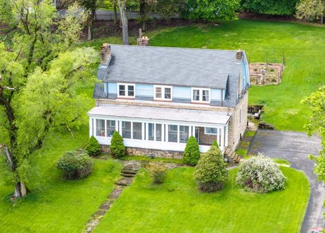 Property at 2515 Middle Rd, Hampton, PA 15116, 5 beds, 2.5 baths
