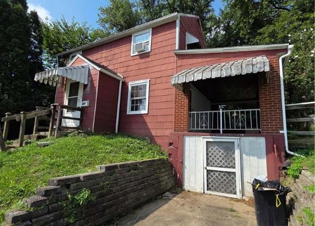 Property at 956 Jefferson Dr, Clairton, PA 15025, 3 beds, 1.5 baths