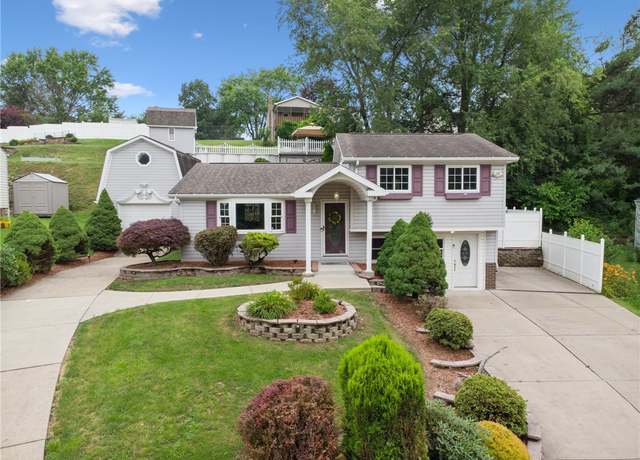 Property at 1766 Ivanhoe Dr, Irwin, PA 15642, 3 beds, 2 baths