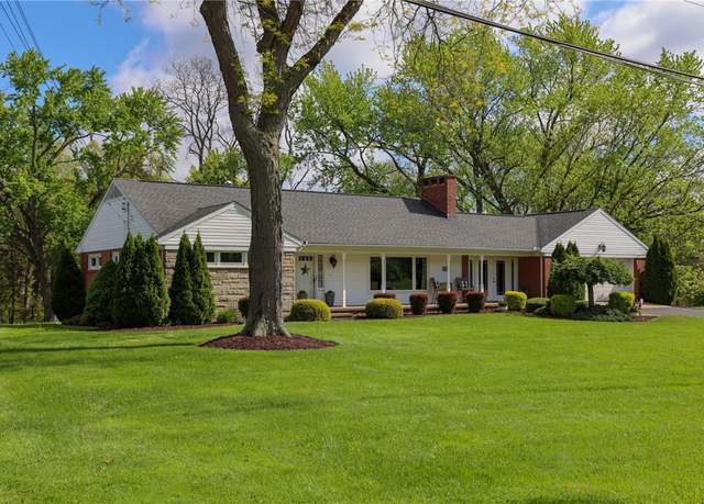 Property at 3689 Ridgewood Dr, Hermitage, PA 16148, 3 beds, 2 baths