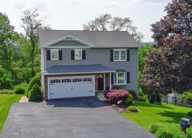 Property at 208 Bonita Dr, Hempfield Twp - Wml, PA 15601, 3 beds, 3 baths