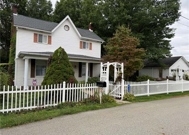 Property at 913 W First Ave, Derry Twp, PA 15627, 2 beds, 2 baths