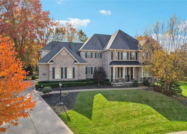 Property at 604 Boxwood Dr, Cranberry Twp, PA 16066, 5 beds, 4.5 baths