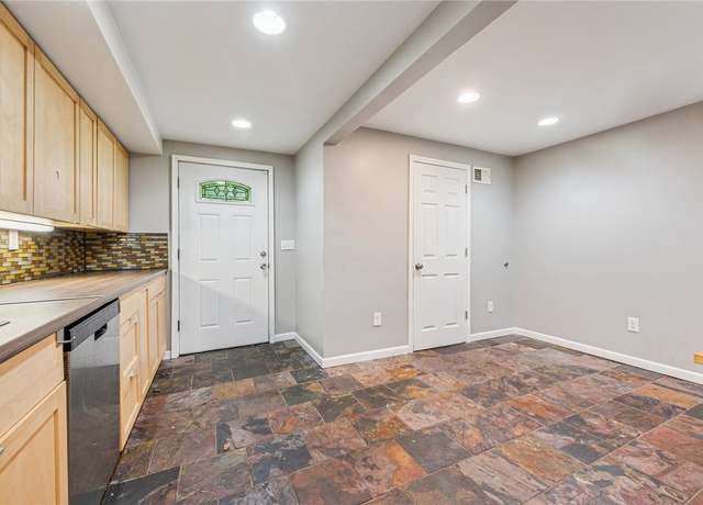 Property at 32 Norton St, Mt Washington, PA 15211, 3 beds, 2 baths