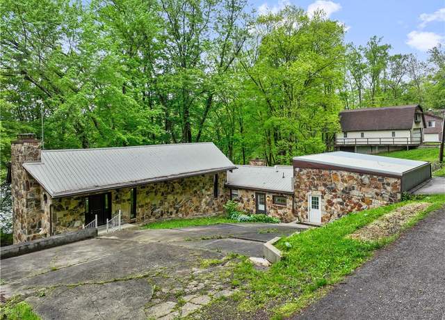 Property at 750 Lake Side Rd, Addison Twp, PA 15411, 4 beds, 3 baths