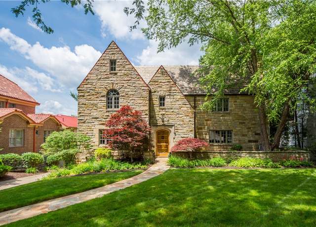 Property at 60 Longuevue Dr, Mt. Lebanon, PA 15228, 5 beds, 4.5 baths