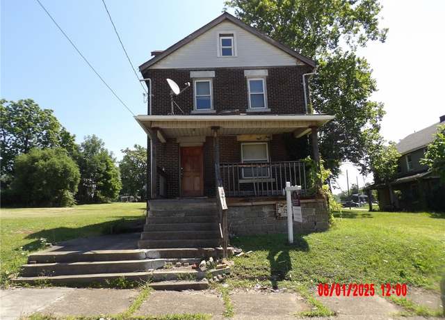 Property at 807 Lee Ave, Farrell, PA 16121, 3 beds, 1 bath