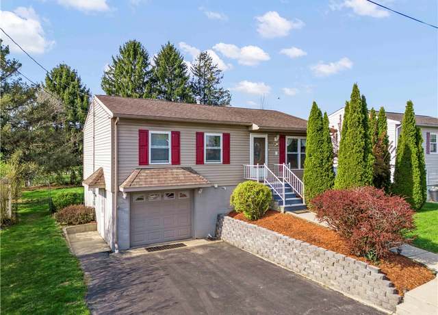 Property at 483 Arbor Ct, Waynsbrg/frankln Twp, PA 15370, 4 beds, 2.5 baths