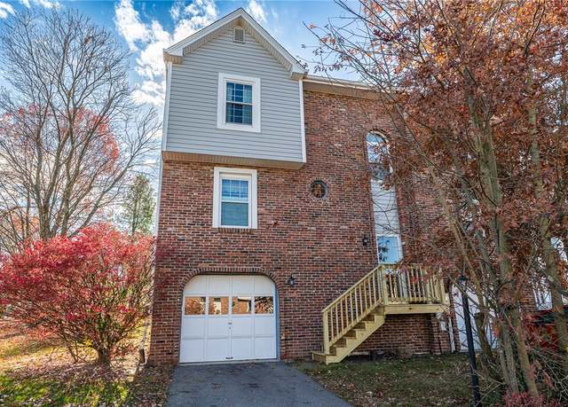 Property at 232 Carters Grove Dr, Richland, PA 15044, 3 beds, 2.5 baths