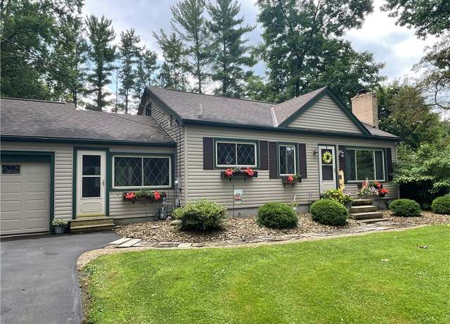 Property at 17 Evergreen, Hempfield Twp - Mer, PA 16125, 4 beds, 1 bath