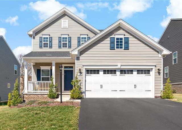 Property at 124 Horseshoe Dr, North Fayette, PA 15071, 4 beds, 2.5 baths
