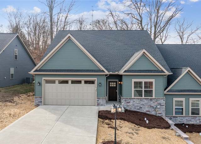 Property at 105 Hemingway Ln, Kennedy Twp, PA 15108, 2 beds, 2 baths