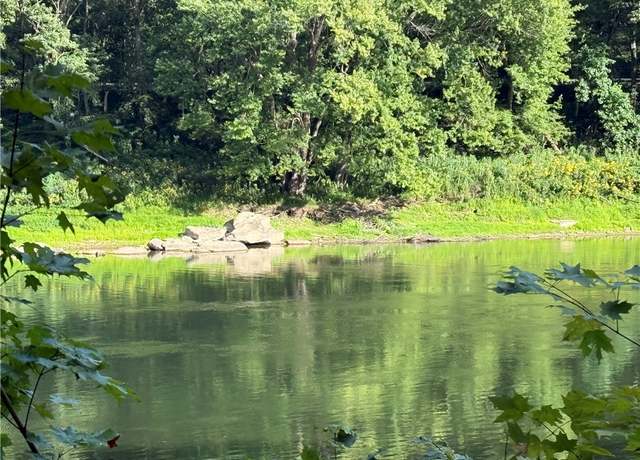 Property at 0 Honeysuckle Rd, Cranberry Twp - Ven, PA 16373