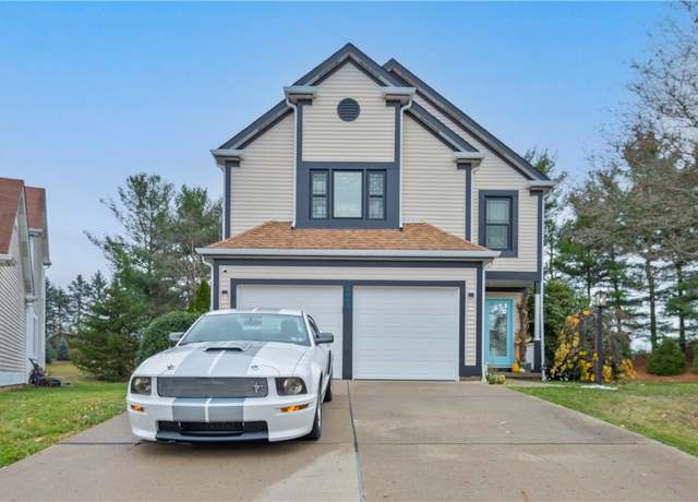 Property at 1043 Harvest Ct, Moon/crescent Twp, PA 15108, 3 beds, 3.5 baths