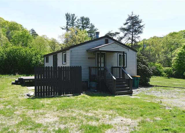 Property at 2608 Big Sewickley Creek Rd, Franklin Park, PA 15143, 2 beds, 1 bath