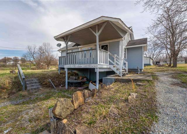 Property at 517 Duck Hollow Rd, Uniontown, PA 15401, 2 beds, 1 bath
