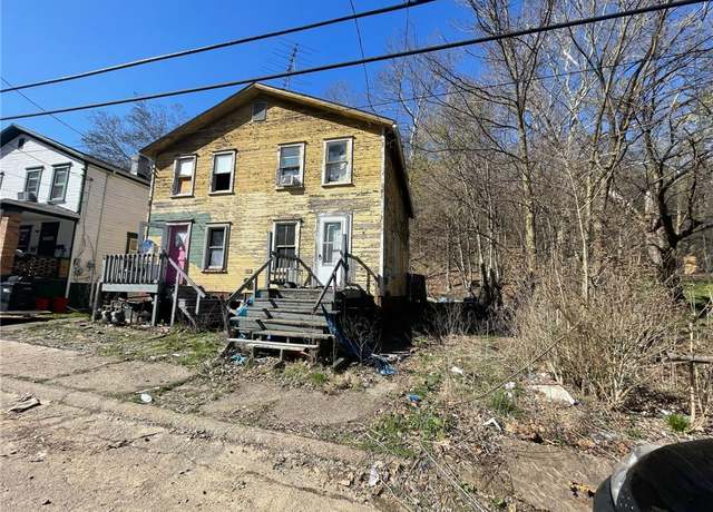 Property at 140 Baker St, Aliquippa, PA 15001, 3 beds, 1 bath